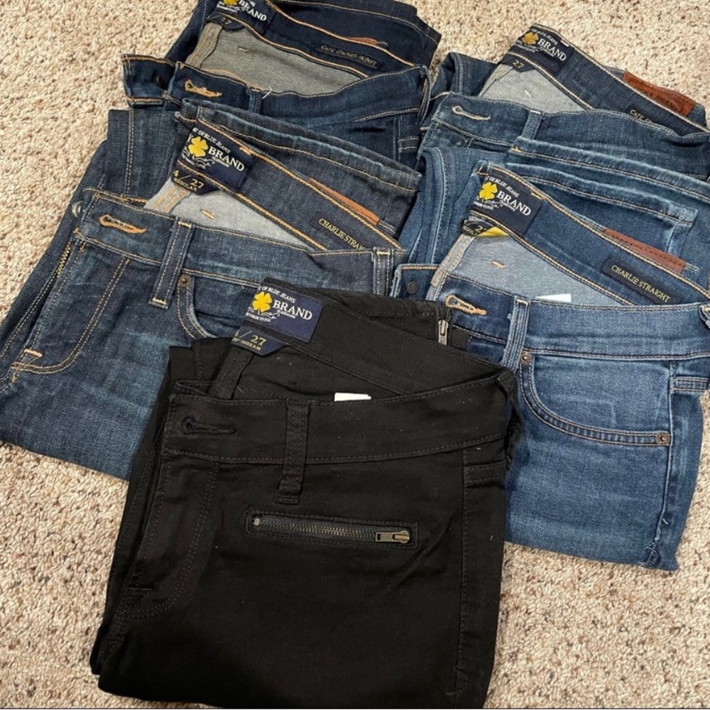 Bundle of Lucky brand jeans. Great quality.